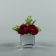 Cube M Silver - Ranunculus red fushia, Skimmia 24cm